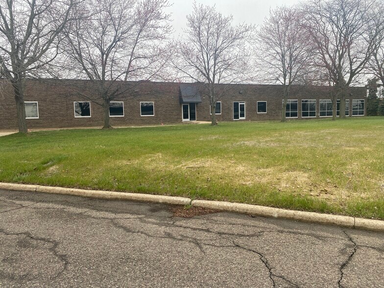 More Photos Of 3909 Research Park Dr, Ann Arbor Office For Lease