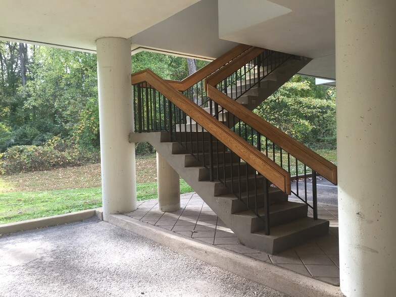 More Photos Of 133 Franklin Corner Rd, Lawrenceville Office For Lease