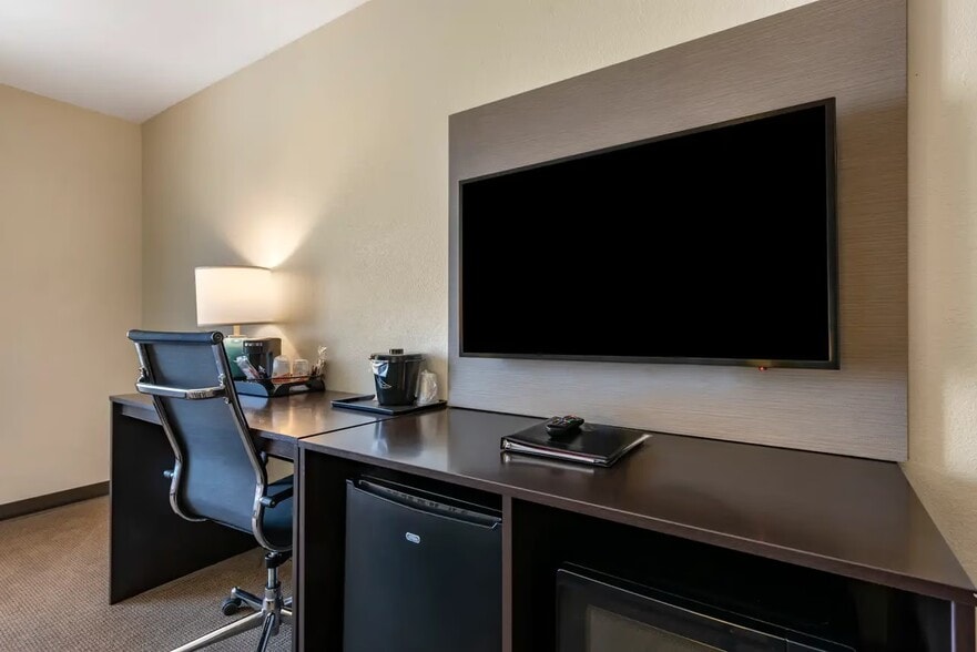More Photos Of 3698 US 40, Oakley Hotel For Sale
