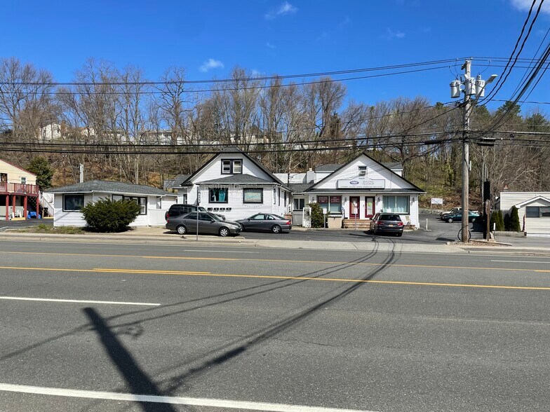 More Photos Of 1029 W Jericho Tpke, Smithtown Showroom For Sale