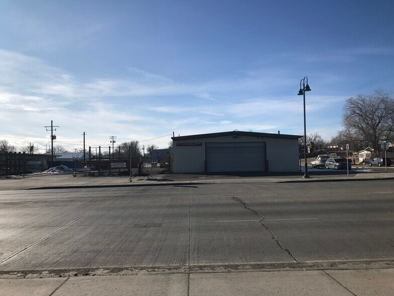 More Photos Of 510 S Federal Blvd, Riverton Industrial For Sale