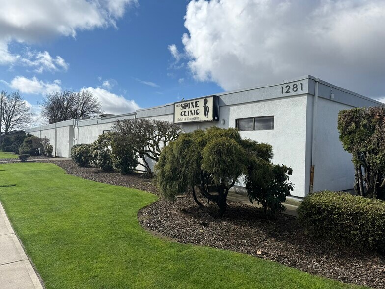 More Photos Of 1251-1261 Lancaster Dr NE, Salem Medical For Sale
