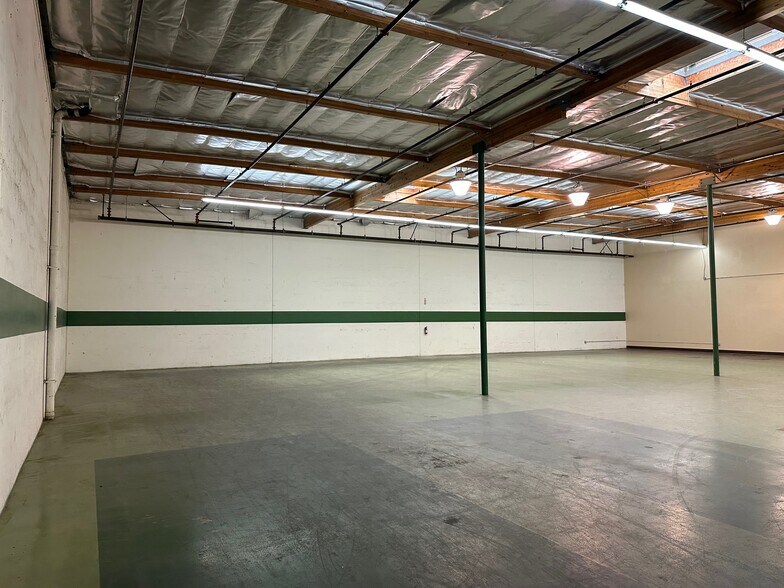 More Photos Of 310 Irving Dr, Oxnard Warehouse For Sale