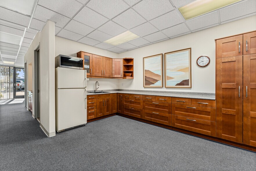 More Photos Of 13765 Alton Pky, Irvine Research And Development For Lease