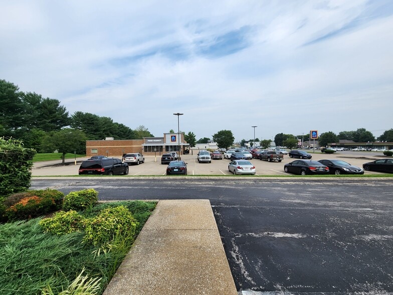 More Photos Of 1475 Campbell Ln, Bowling Green Office For Sale