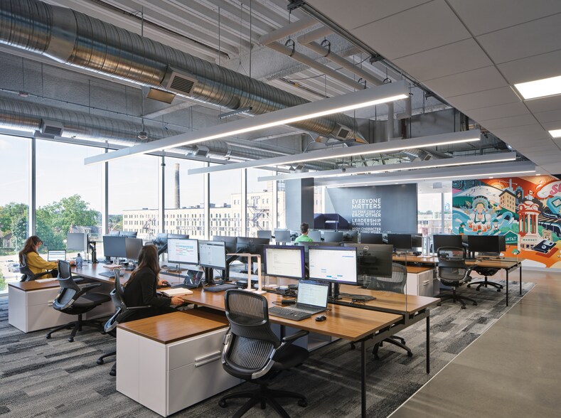 More Photos Of 345 King St W, Kitchener Office For Lease