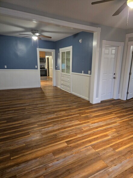 More Photos Of 12 Middle St, Lancaster Storefront Retail Residential For Sale