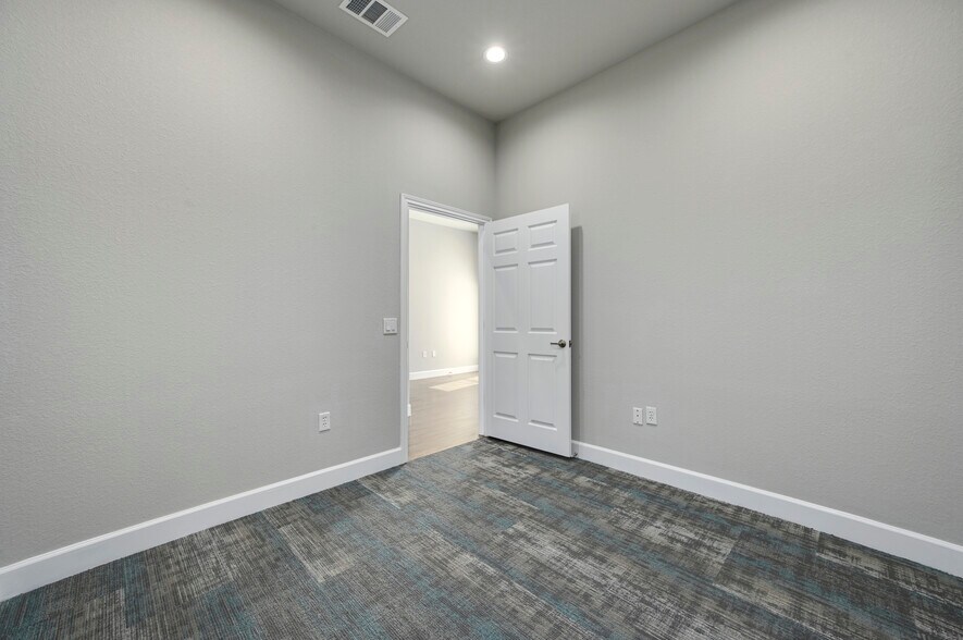 More Photos Of 1101 Satellite Vw, Round Rock Medical For Lease
