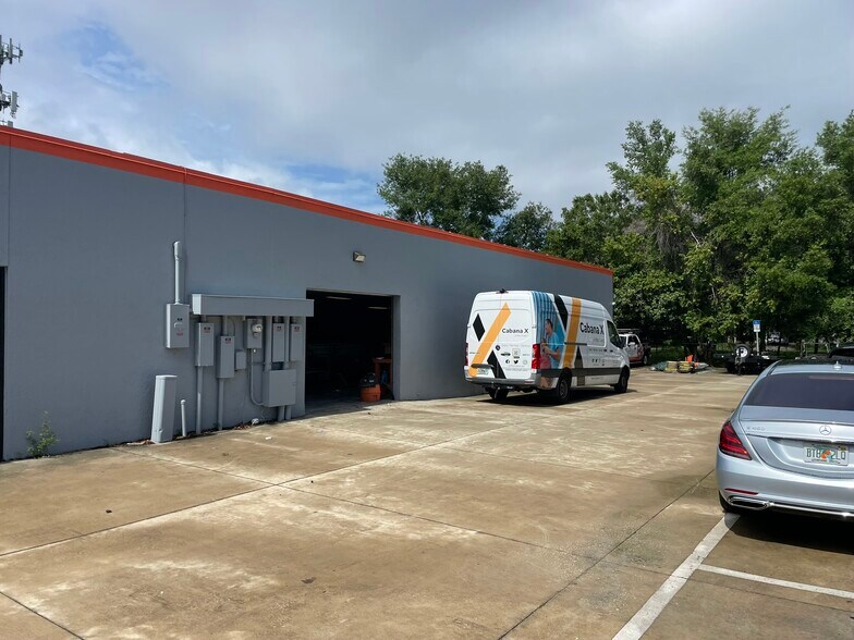 More Photos Of 278 Semoran Commerce Pl, Apopka Warehouse For Lease