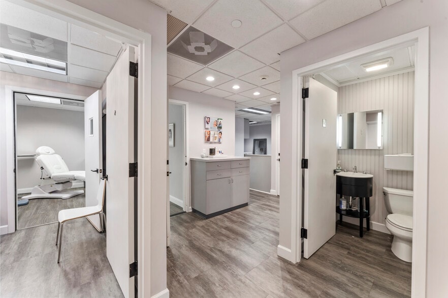 More Photos Of 148 East Ave, Norwalk Medical For Sale