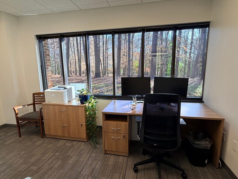 More Photos Of 3600 Glenwood Ave, Raleigh Office For Lease
