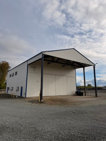 More Photos Of 17432 WA-536, Mount Vernon Light Distribution For Sale