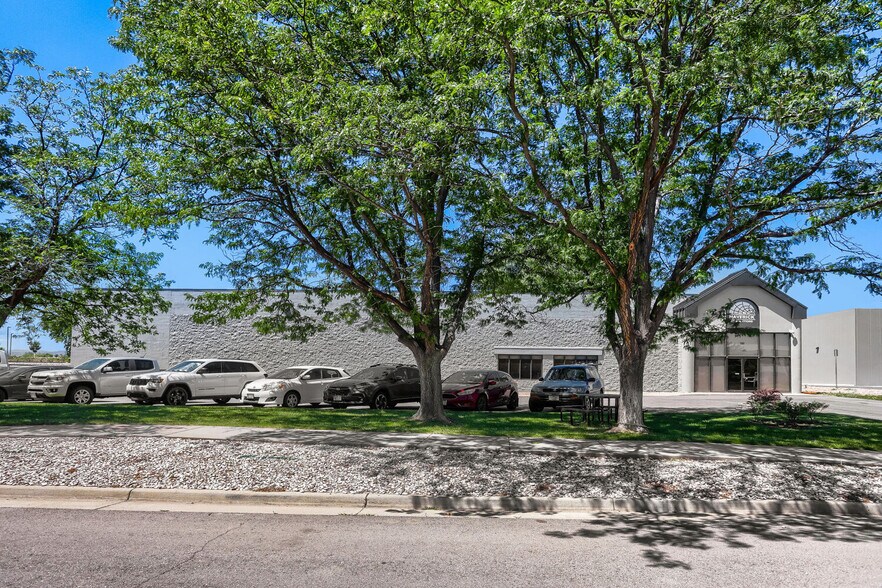 More Photos Of 573 S Arthur Ave, Louisville Warehouse For Sale