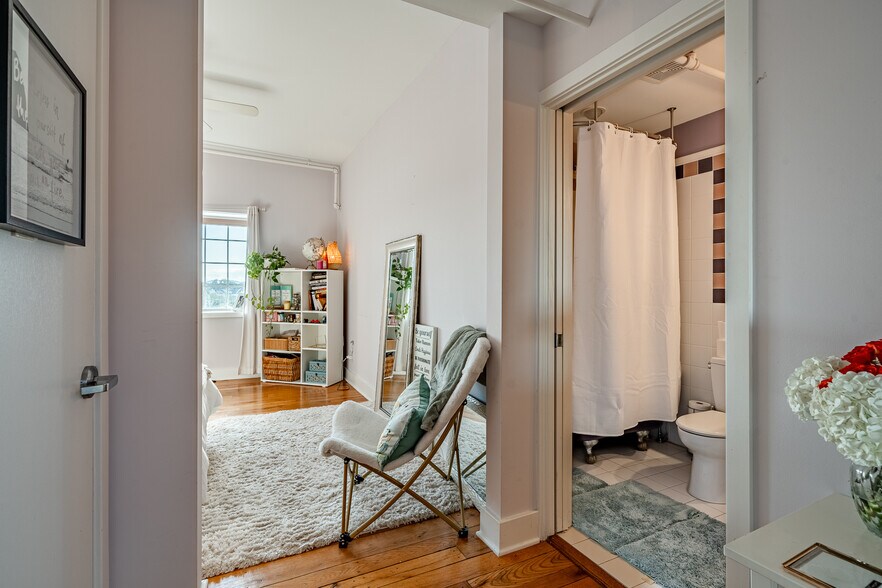 More Photos Of 235 Bridge St, Phoenixville Storefront Retail Residential For Sale