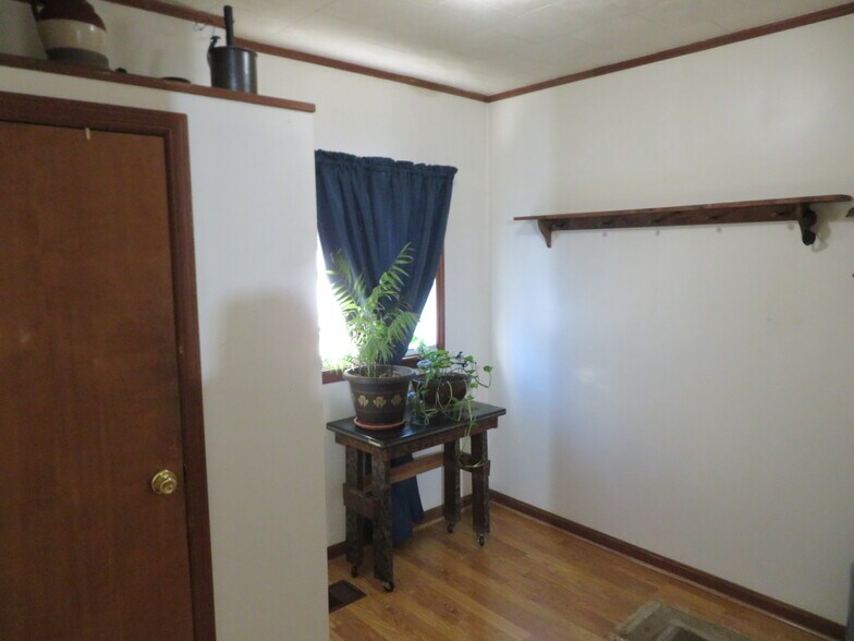 More Photos Of 113 S Graham St, Sardinia Warehouse For Sale