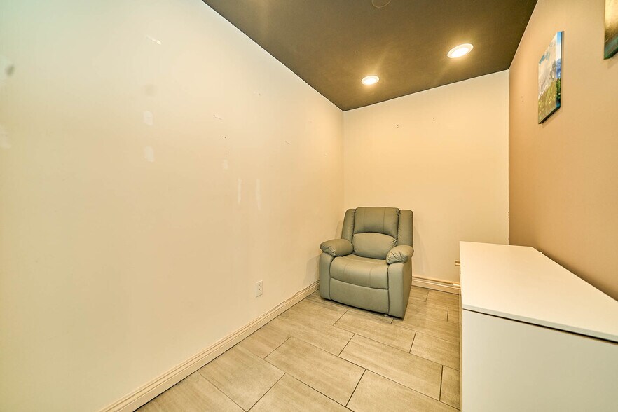 More Photos Of 852 S Robertson Blvd, Los Angeles Medical For Lease