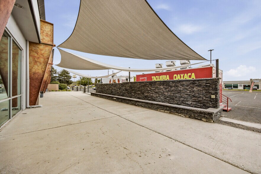 More Photos Of 7425 W Clearwater Ave, Kennewick Freestanding For Sale