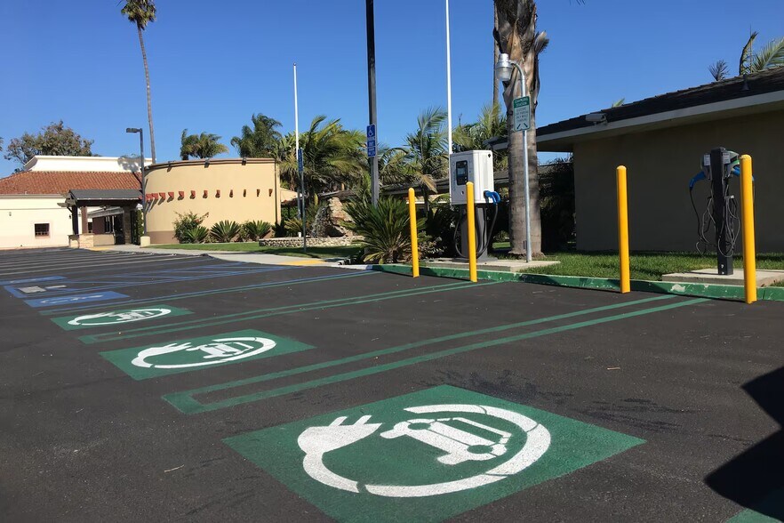 More Photos Of 1514 S Broadway, Santa Maria Hotel For Sale