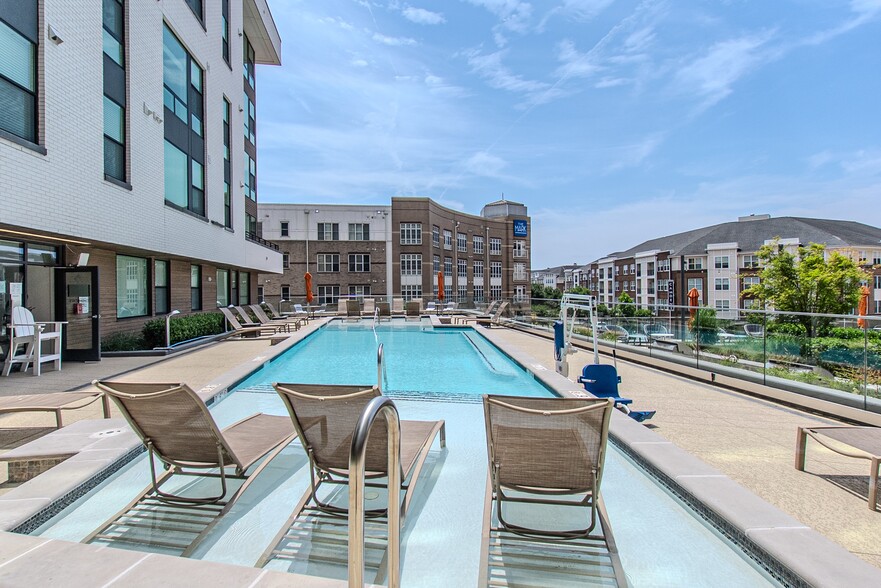 More Photos Of 2311 Dulles Station Blvd, Herndon Apartments For Lease