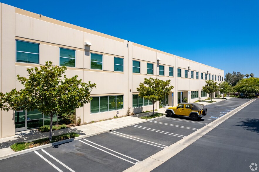 More Photos Of 15823 W Monte St, Sylmar Distribution For Sale