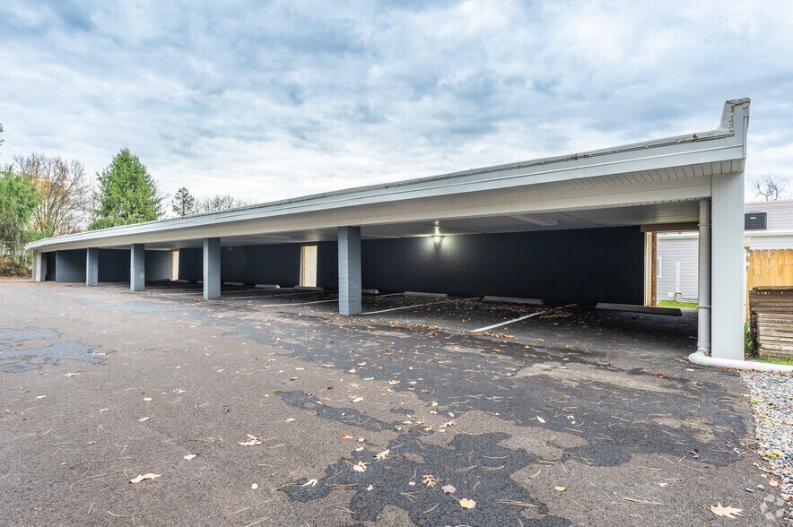 More Photos Of 2215 Aurora Dr, Pittsburgh Apartments For Sale