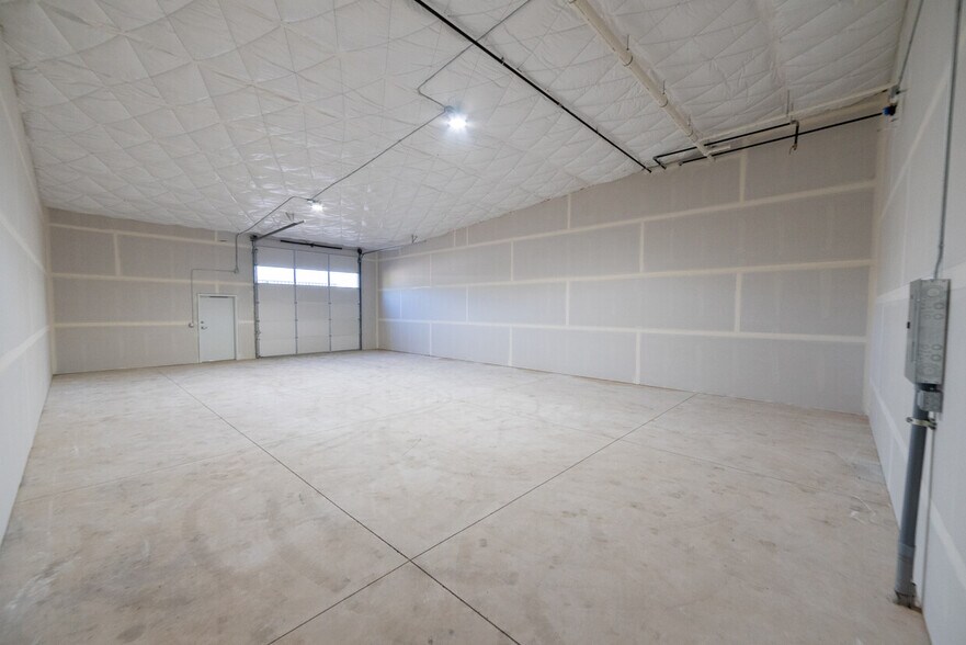 More Photos Of 90900 Roberts Rd, Coburg Unknown For Lease