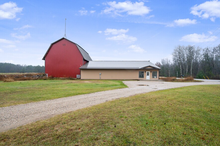 More Photos Of 11406 E 8th St, Reed City Office For Sale