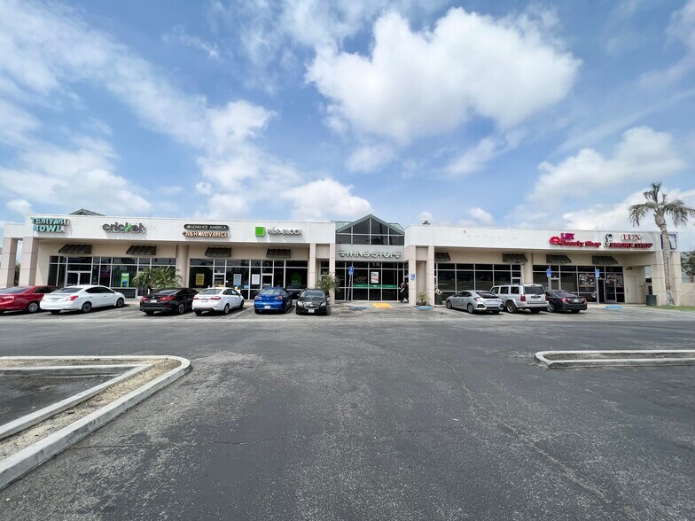 More Photos Of 2600 Oswell St, Bakersfield General Retail For Lease