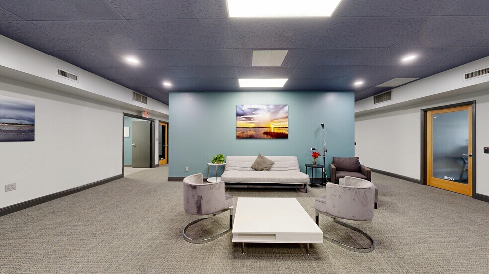 More Photos Of 99 6th St SW, Winter Haven Office For Lease