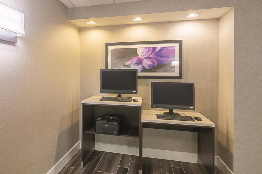 More Photos Of 930 Ed Noble Pky, Norman Hotel For Sale