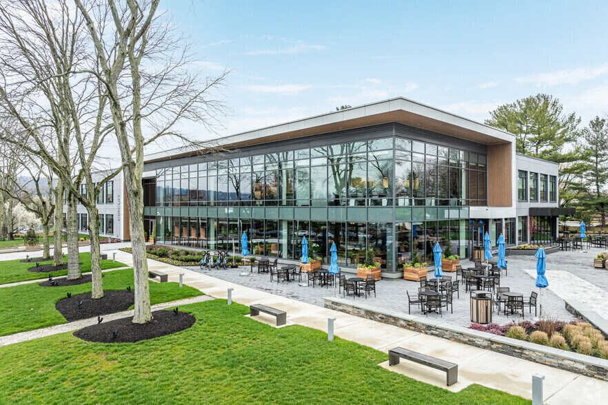 Primary Photo Of 851 Duportail Rd, Chesterbrook Coworking Space