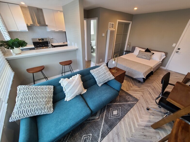 More Photos Of 5005 August St, Los Angeles Apartments For Sale