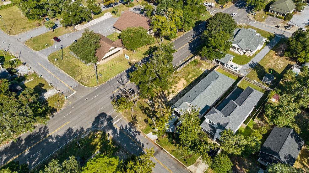 More Photos Of 900 Yonge St, Pensacola Land For Sale