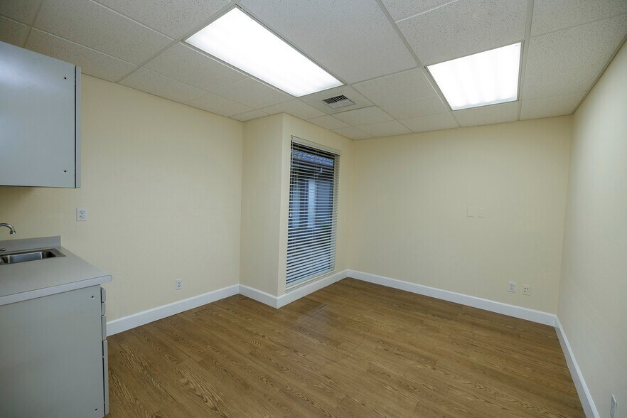 More Photos Of 1130 Coffee Rd, Modesto Medical For Sale