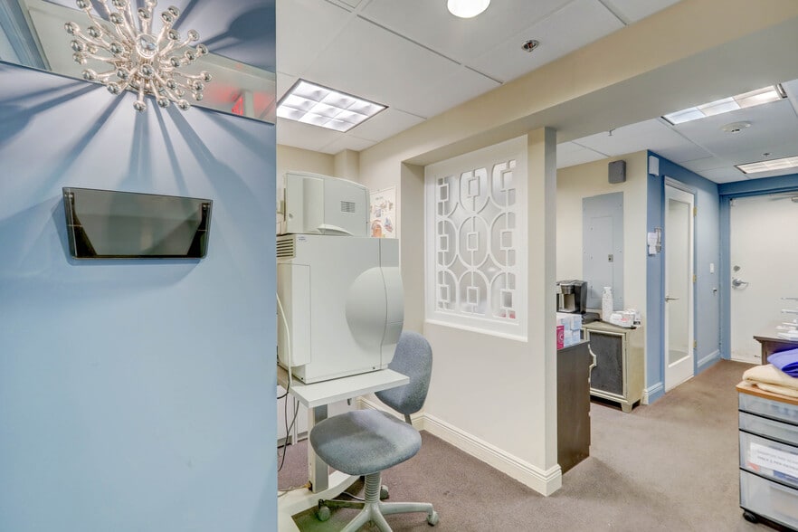 More Photos Of 2301 Wilton Dr, Wilton Manors Apartments For Sale