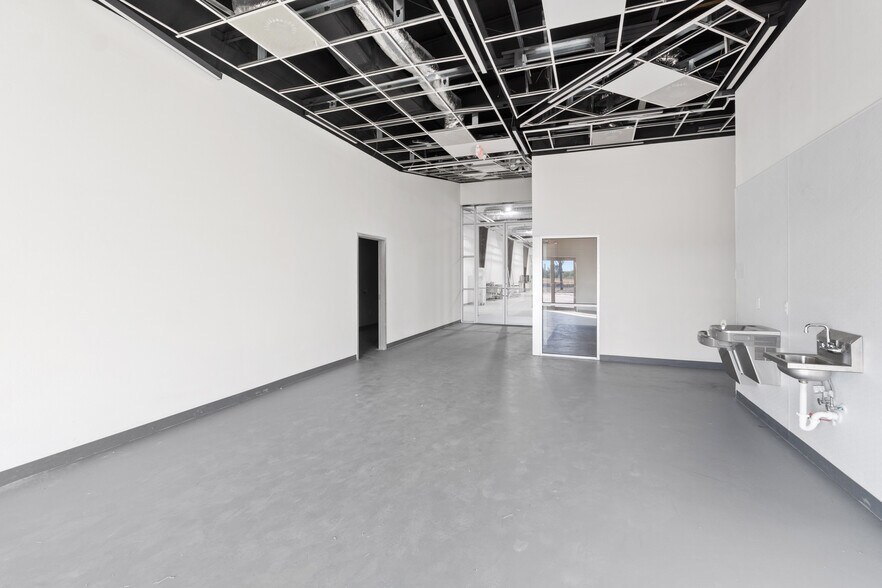 More Photos Of 4200 W Mile 3 Rd, Mission Food Processing For Sale