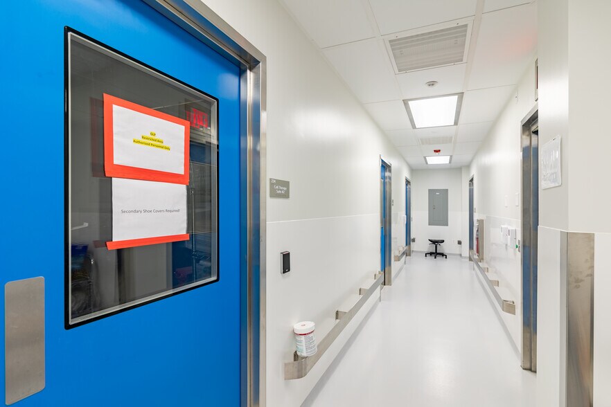 More Photos Of 727 Norristown Rd, Lower Gwynedd Research And Development For Lease