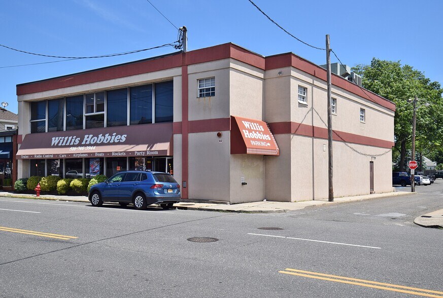 More Photos Of 300 Willis Ave, Mineola Storefront Retail Office For Lease