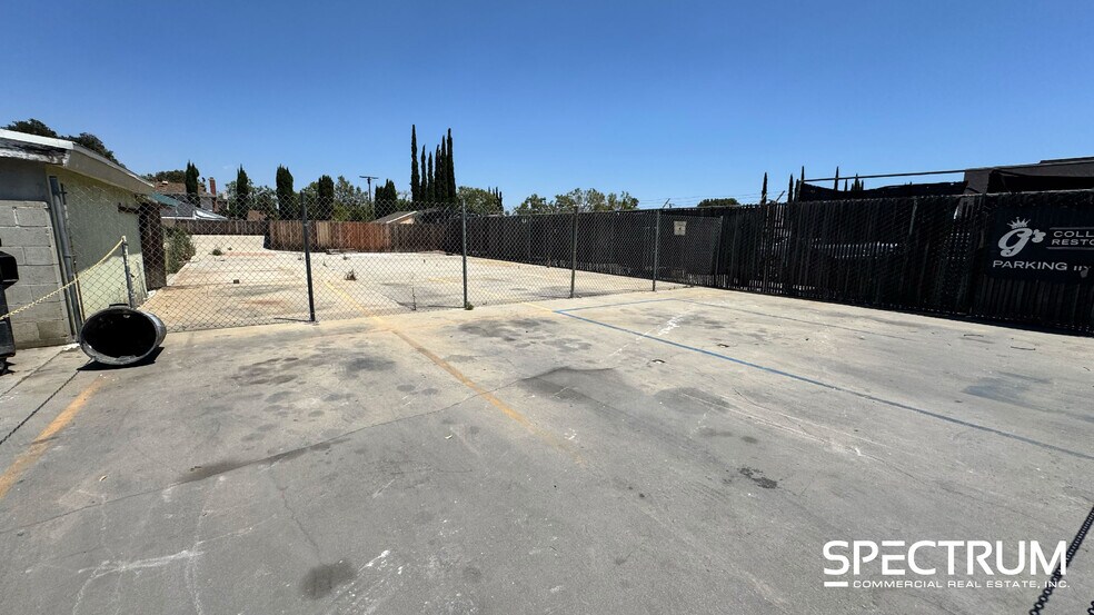 More Photos Of 10140-10158 Canoga Ave, Chatsworth Service For Lease