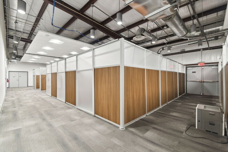 More Photos Of 924 Hale Ave, Brooksville Office For Sale