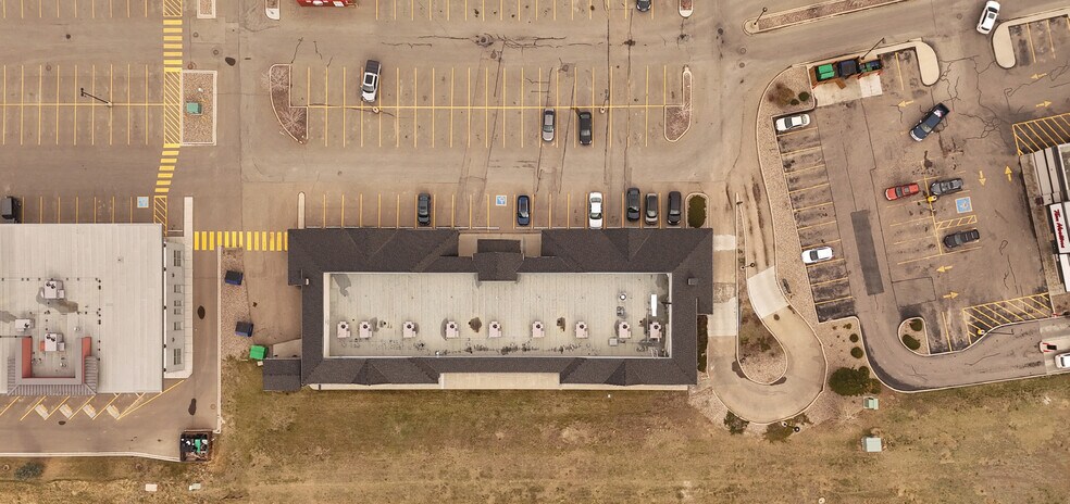 More Photos Of 886 Heritage Blvd W, Lethbridge Storefront For Sale