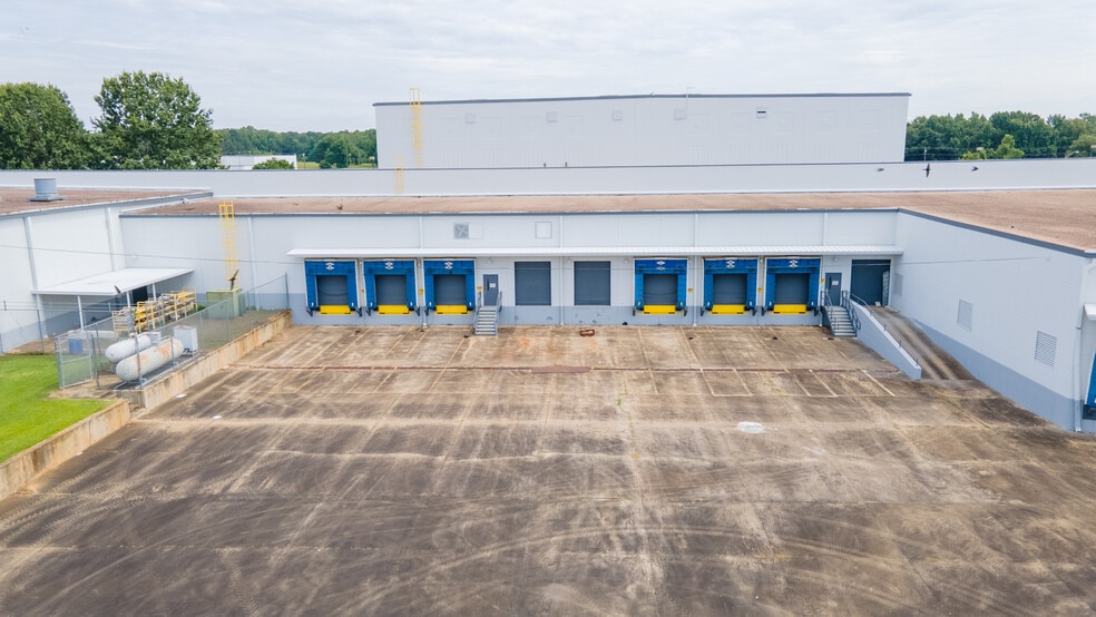 More Photos Of 3145 Elmore Rd, Wetumpka Manufacturing For Lease