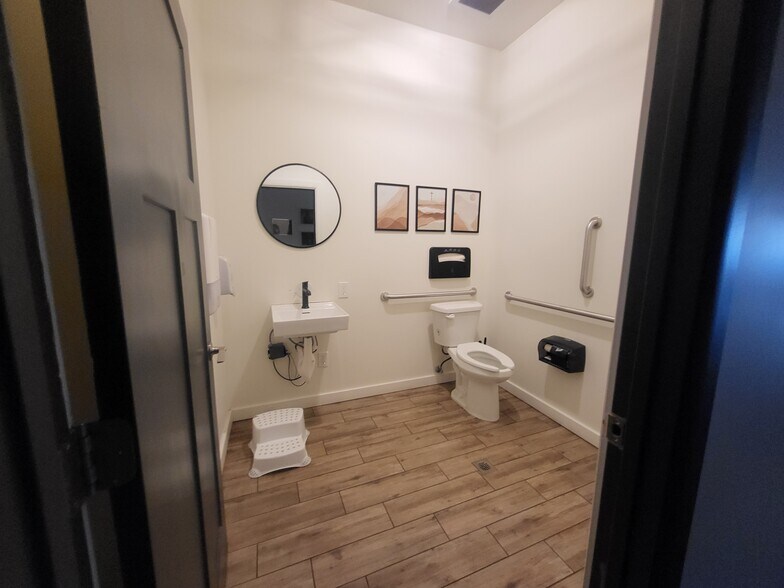 More Photos Of 9489 N Mount Airey Dr, Eagle Mountain Warehouse For Lease