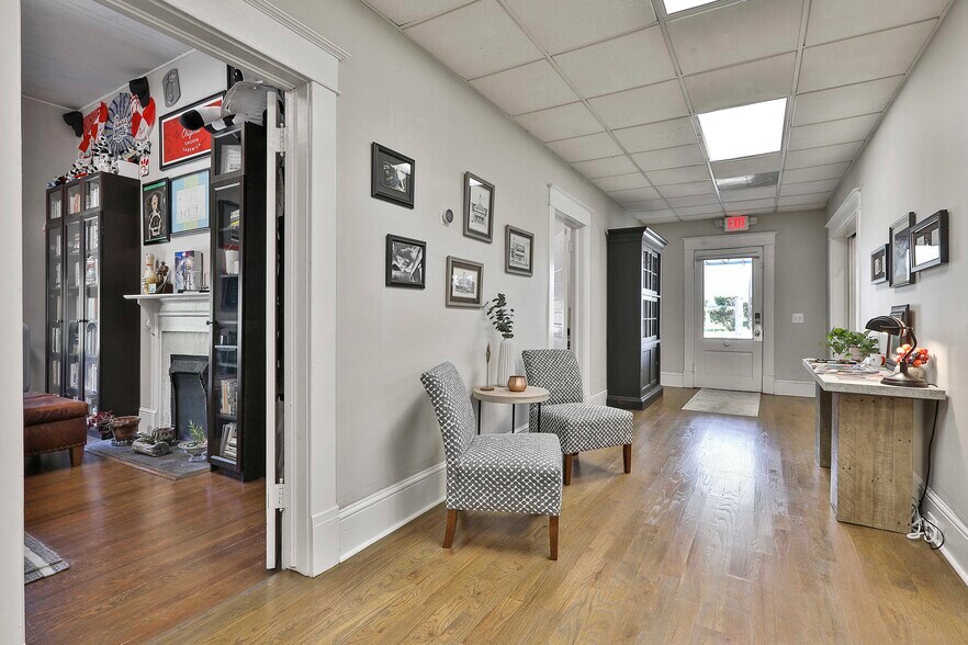 More Photos Of 53 Washington St, Fairburn Office For Sale