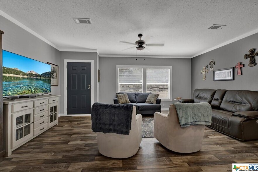 More Photos Of 7250 Fm 306, New Braunfels Freestanding For Sale