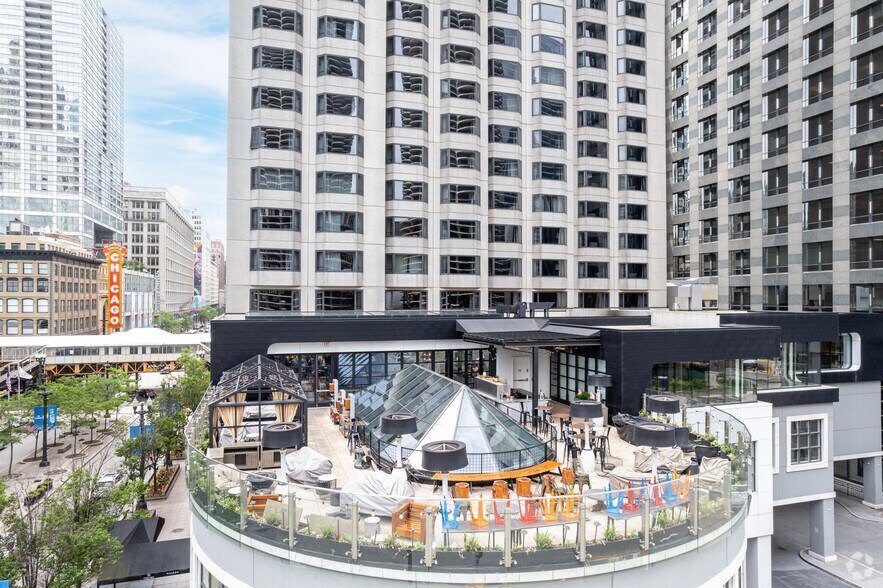 More Photos Of 1 West Upper Wacker Drive, Chicago Hotel For Lease