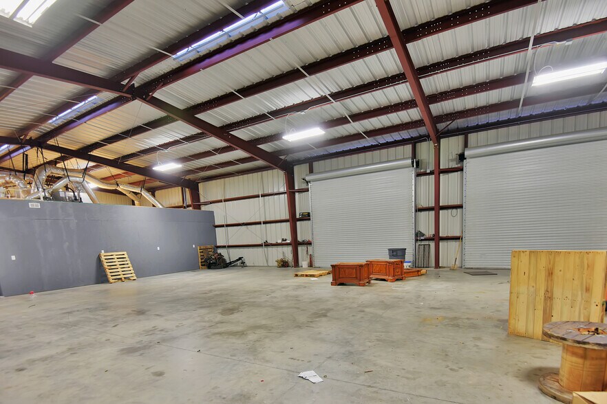 More Photos Of 20150 Kuykendahl Rd, Spring Warehouse For Lease