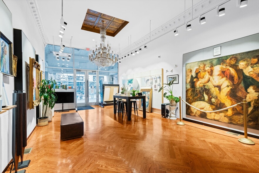 More Photos Of 6 W 4th St, Cincinnati Storefront Retail Office For Sale