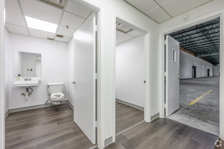 More Photos Of 4520 S Buckner Blvd, Dallas Manufacturing For Lease