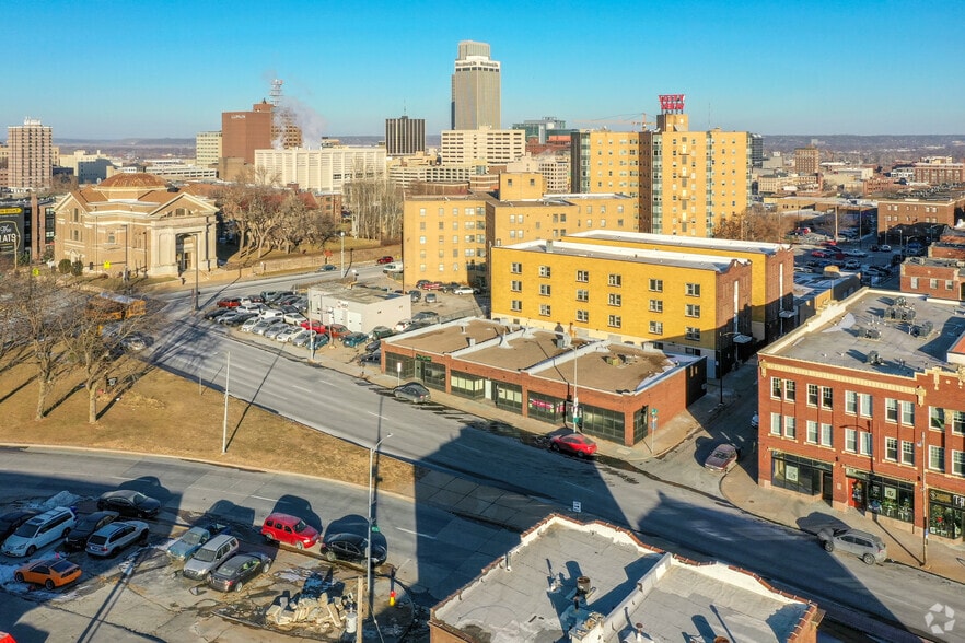 More Photos Of 613 S 24th St, Omaha Storefront For Lease